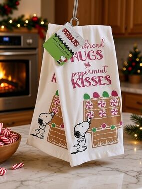 🔥🔥🆕PEANUTS SNOOPY CHRISTMAS SET OF 2 KITCHEN TOWELS